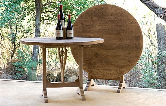 Small round wine table discount