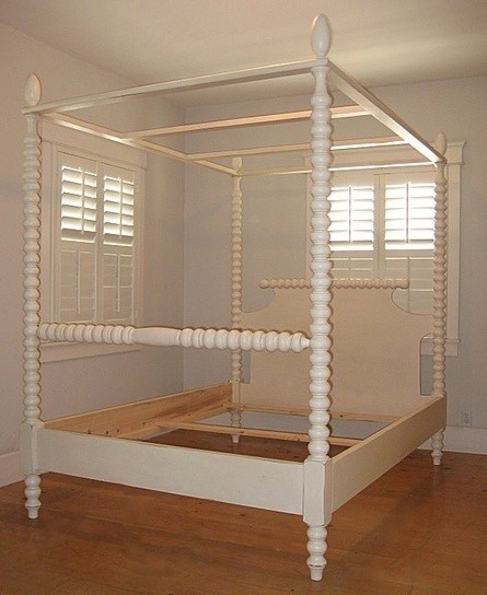 English Farmhouse Spindle Canopy Bed, Farmhouse Canopy Bed