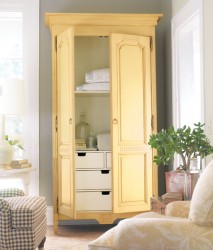 Somerset Middleburg Armoire