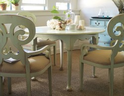 Somerset Bay Wrightsville Breakfast Table